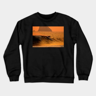 Surfeur au coucher de soleil au Mexique Crewneck Sweatshirt